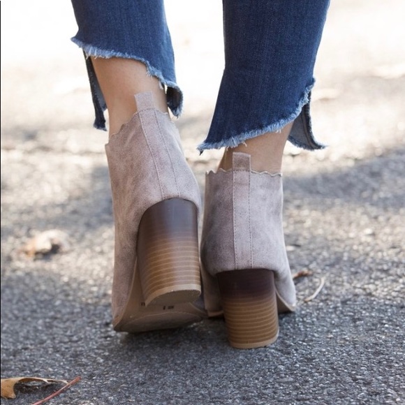 🆕Kira Booties in Taupe - Picture 6 of 8